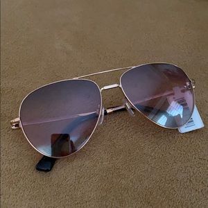 Valentino pilot aviators